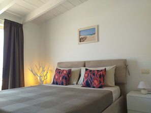 Premium Apartment, 1 Bedroom, Terrace, Sea View | 1 bedroom, hypo-allergenic bedding, laptop workspace, blackout drapes - Cá Marta - The flat with sea view (Boa Vista)