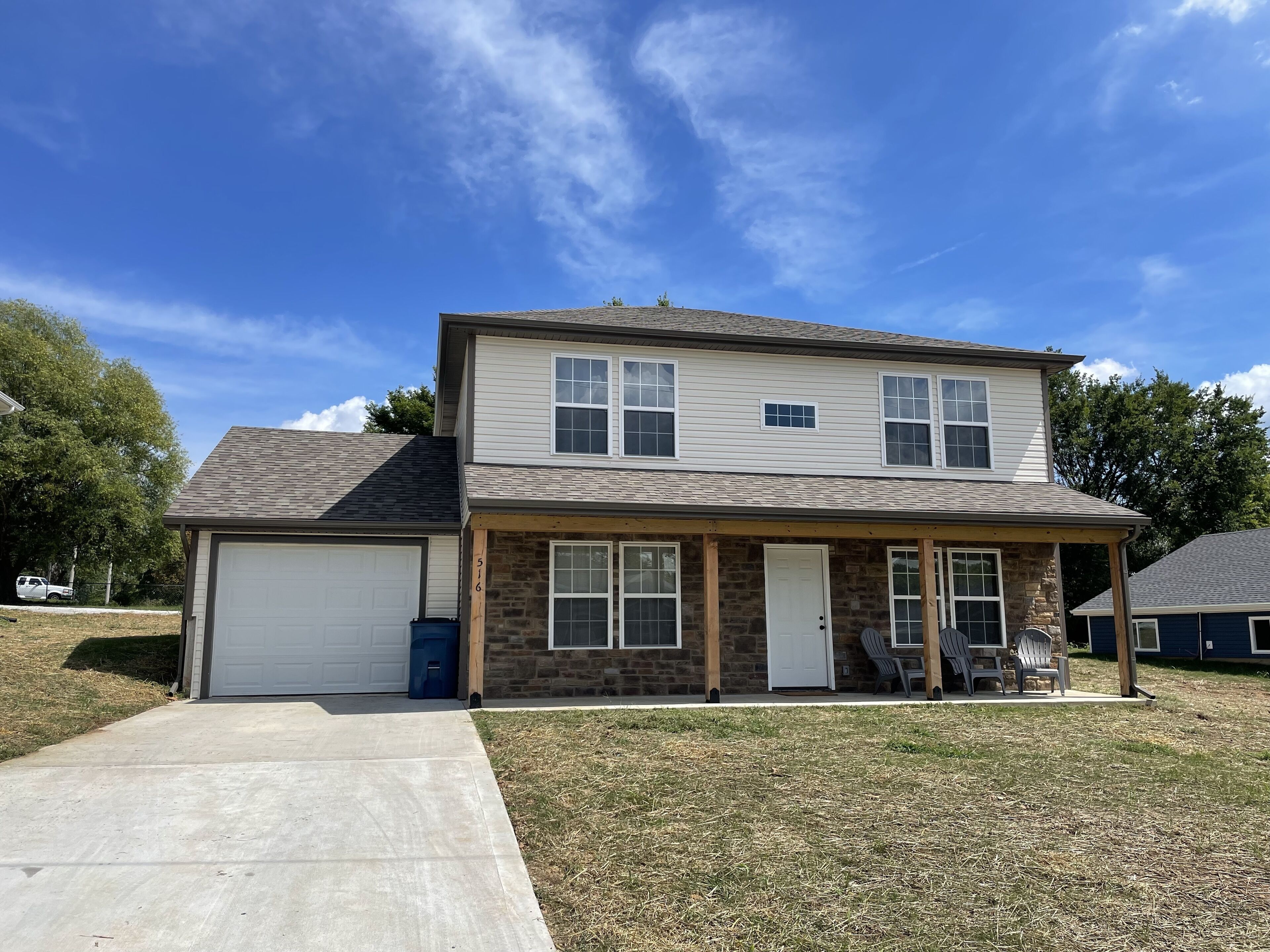 Spacious-Close to Everything-5 bedroom house