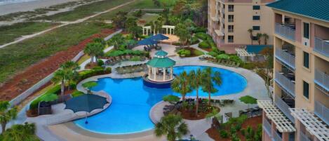 Piscine couverte, piscine extérieure