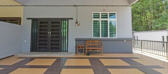 OYO Home 90584 Dz Homestay Bukit