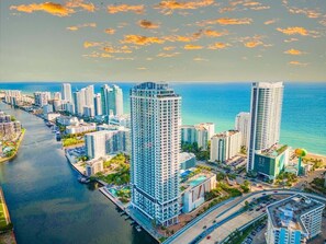 Exterior - High-Floor with Stunning Views|Luxury Condo| Pools (Hollywood)