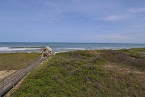 Beach nearby - Abron Abron - Oceanfront 4 BR Home w/Spectacular Ocean Views (Duck)