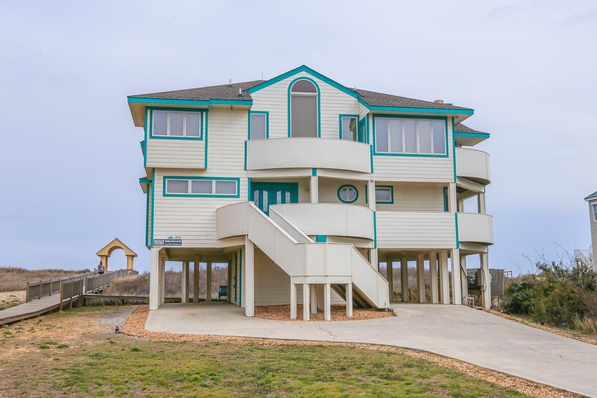 Oceanfront 4 BR Home w/Spectacular Ocean Views