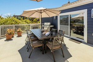 تناول الطعام بالخارج