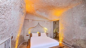 Executive Suite, Private Pool | Cadar kapas Mesir, peralatan tempat tidur premium, bar mini 