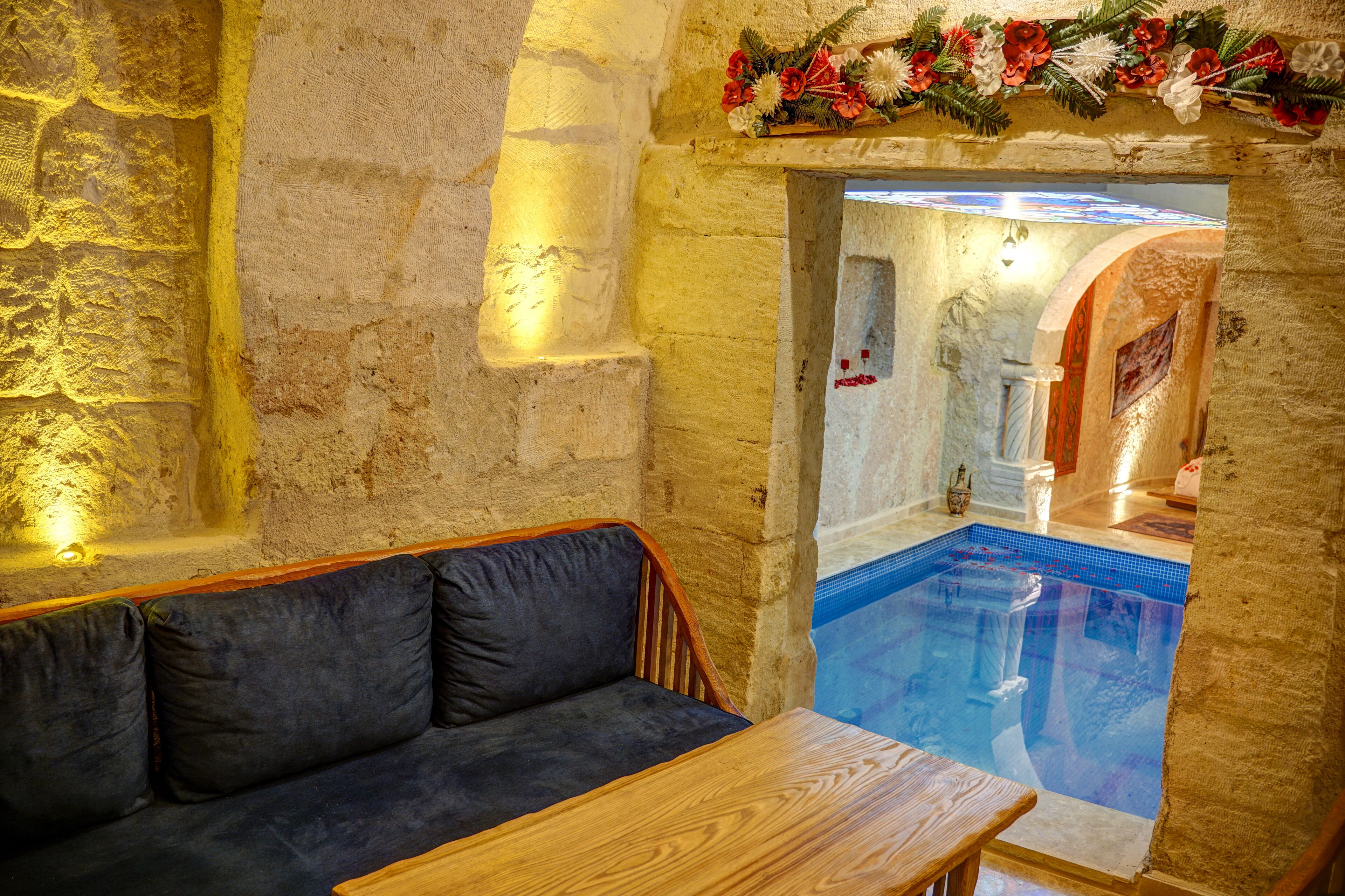 ห้องเอ็กเซกคิวทีฟสวีท, สระว่ายน้ำส่วนตัว | บริเวณนั่งเล่น | ทีวีจอแอลซีดี 55 นิ้ว พร้อมช่องดาวเทียม, ทีวี, พื้นอุ่น