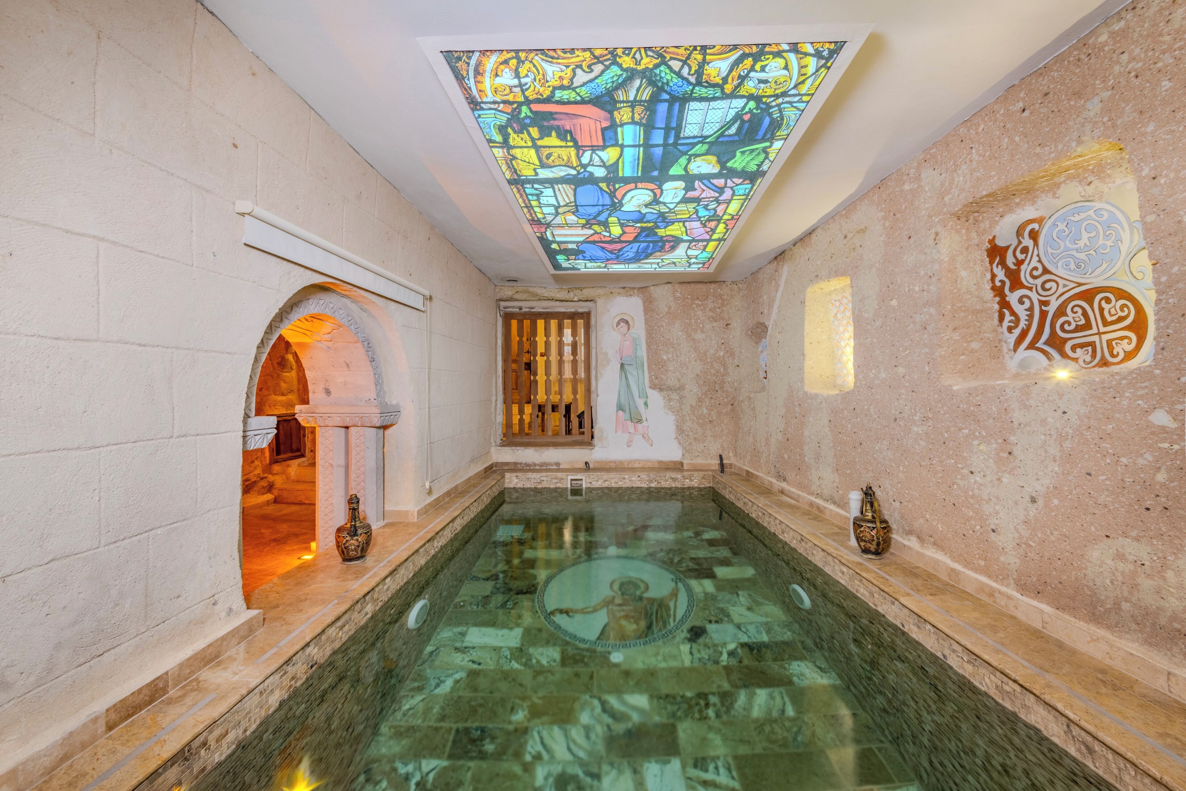 Suite ejecutiva, piscina privada | Sábanas de algodón egipcio, ropa de cama de alta calidad, minibar