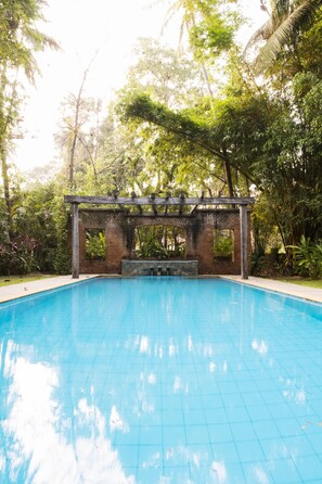 Outdoor pool - Villa E'ma | Field Views • Pool • Sundeck • Location (Saligao)