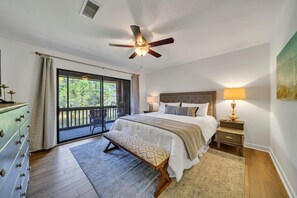 2 bedrooms, iron/ironing board, free WiFi, bed sheets - Seagrove "Art & Sol"| 2BR |Sleeps 6|2 Bikes| Pool, Tennis, Beach! (Santa Rosa Beach)