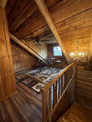 Interior - Rustic log cabin~ HOT TUB~ Breathtaking mountian views near Hatley Point (Mars Hill)