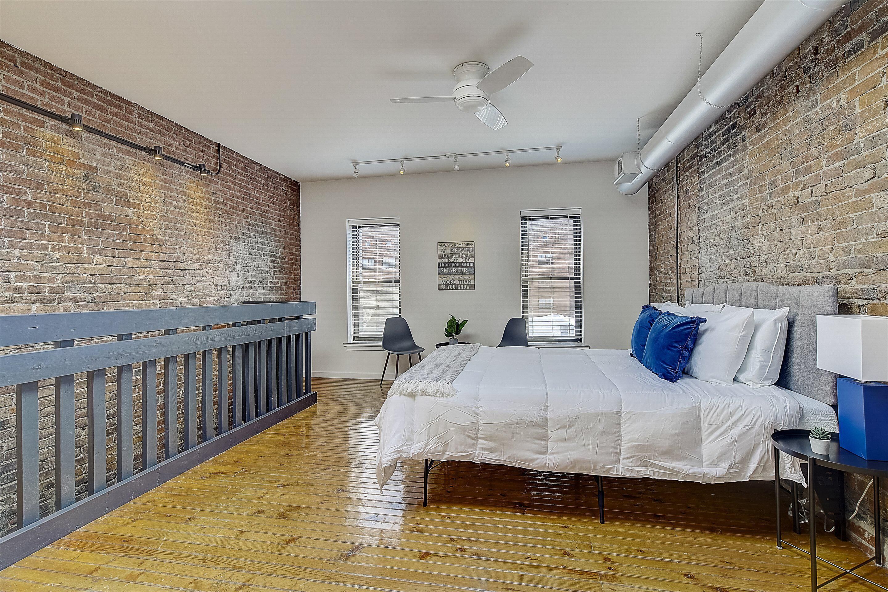 Frontdesk | Open 1 BR Loft in Northern Liberties