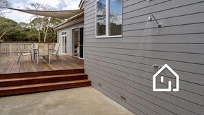 Terrace/patio - Serendipity - Stunning Rye Back Beach Escape (Rye)