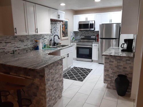 Modern/Elegant