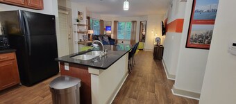 Peaceful & Comfy Condo in the ❤ of all the action!