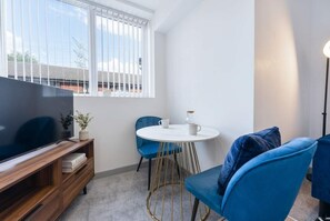 Dining - Modern 1-Bed Dudley Apartment | Free Wi-Fi (Dudley)