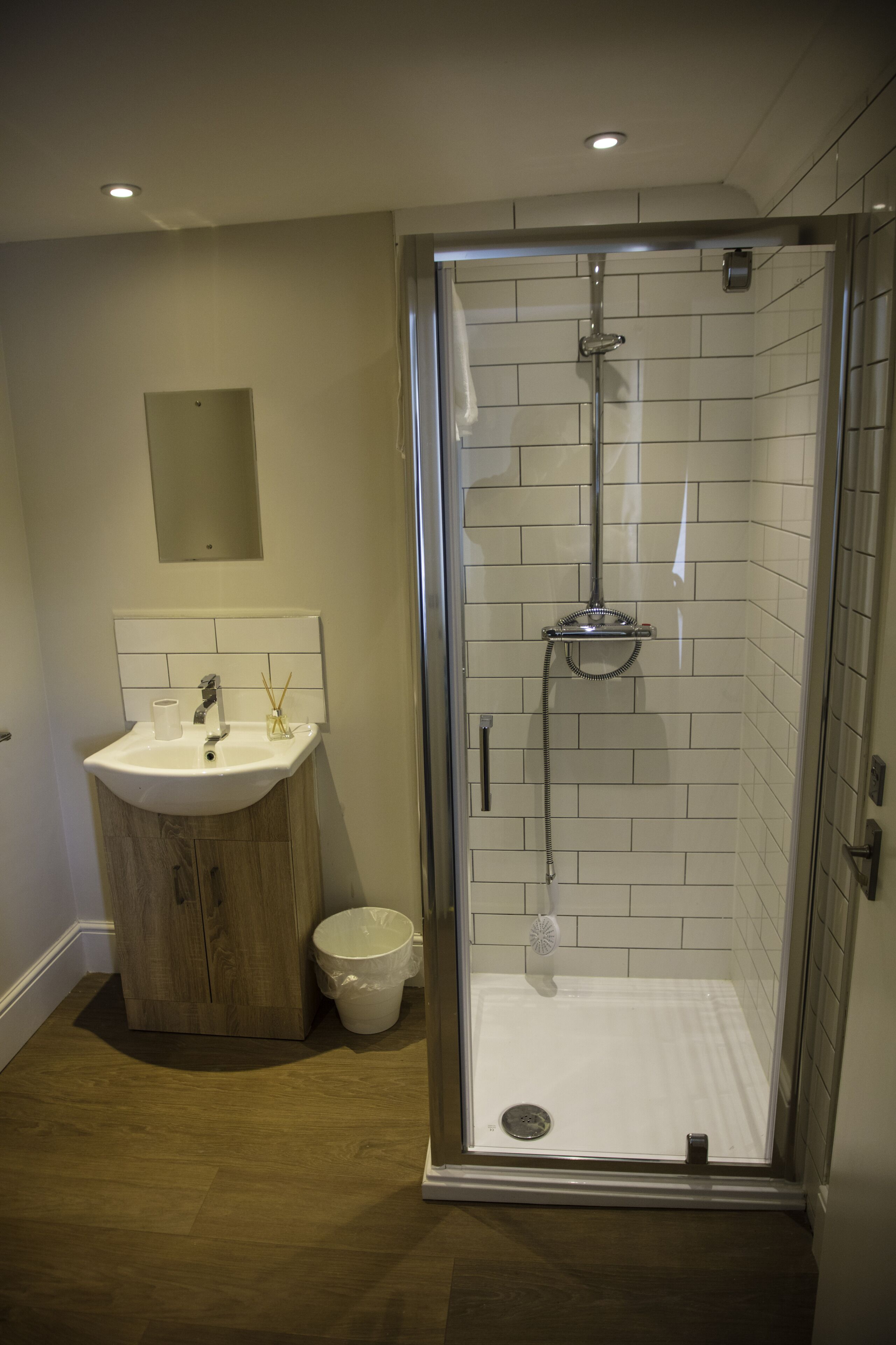 Standard Double Room | Bathroom | Combined shower/bathtub, free toiletries, towels, soap