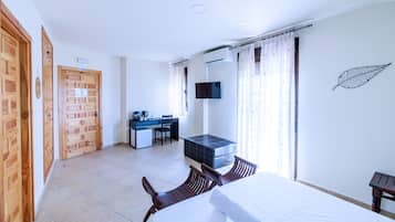 Superior Double Room, 1 Double Bed, Garden View | Hypo-allergenic bedding, down comforters, Tempur-Pedic beds, minibar