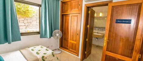 4 bedrooms, in-room safe, free WiFi, bed sheets