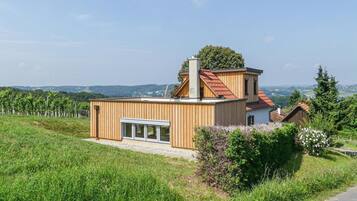 Hus (Stunning home in Straden with 2 Bedro) | Exteriör