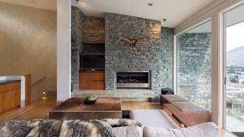 TV, fireplace, offices