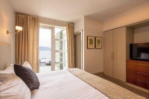 3 bedrooms, desk, iron/ironing board, WiFi