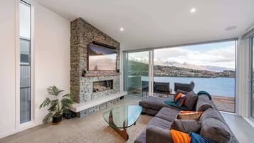 TV, fireplace, offices