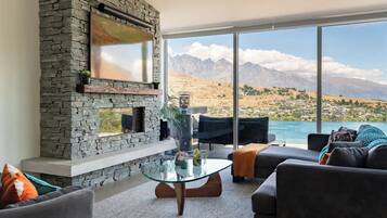 TV, fireplace, stereo