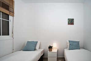 2 bedrooms, in-room safe, iron/ironing board, free WiFi