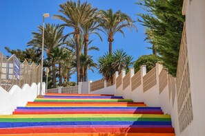 Property grounds - Beach 300 mtr - spectaculair view - air conditioning - 4 persons - Wifi - center (Nerja)