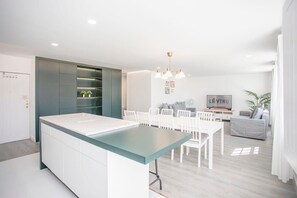 Unclassified image, 2 of 37, button