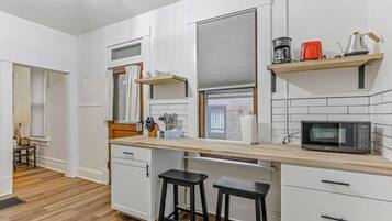 KylskÄp, mikrovÄgsugn, ugn och spishÀll