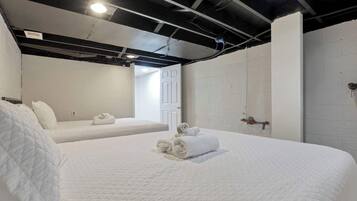 4 Schlafzimmer, Schreibtisch, Bügeleisen/Bügelbrett, WLAN