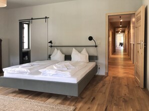 Soundproofing, iron/ironing board, free WiFi, bed sheets - Hochzeitshof Wetzenow (Rossow)