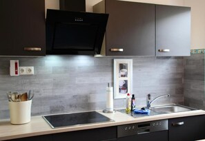 Kühlschrank, Ofen, Herdplatte, Geschirrspüler