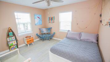 3 bedrooms, desk, iron/ironing board, travel crib