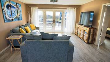 Smart TV, DVD player