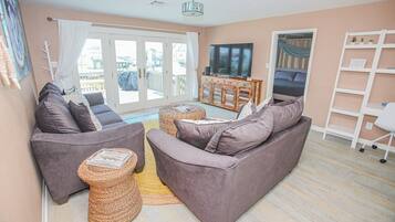 Una Smart TV, un reproductor de DVD