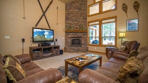 TV, peis, DVD-spiller og fotballspill