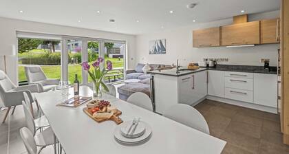 House 8 - sleeps 8 guests in 4 bedrooms