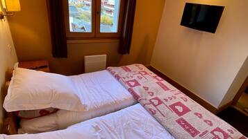 2 chambres, chambres insonorisées, fer et planche à repasser