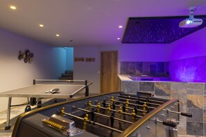 Game room - Villa Lion | Private SPA, Jacuzzi/Heated Pool (Ittenheim)