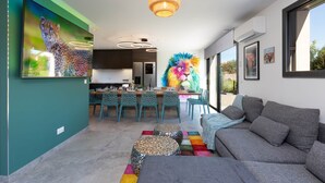 Unclassified image, 2 of 51, button - Villa Lion | Private Spa, Pool/Jacuzzi, Terrace, Arcade (Ittenheim)
