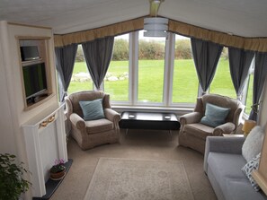Cottage | Interior - Plas Tirion Caravan (Holyhead)