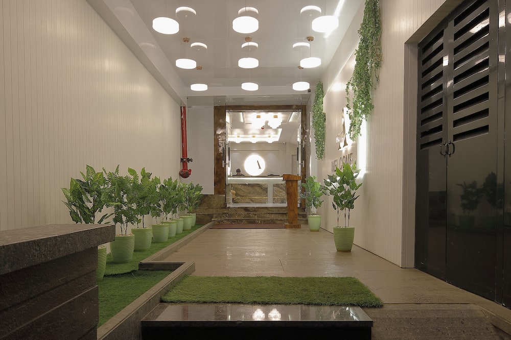 Hotel Ariana Residency