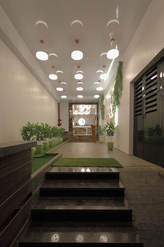 Hotel Ariana Residency