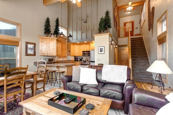Studio (3 Bedrooms) | Living room | TV, fireplace - Casa Tornare 3 Bedrooms PEA-1260 by KBM (Park City)