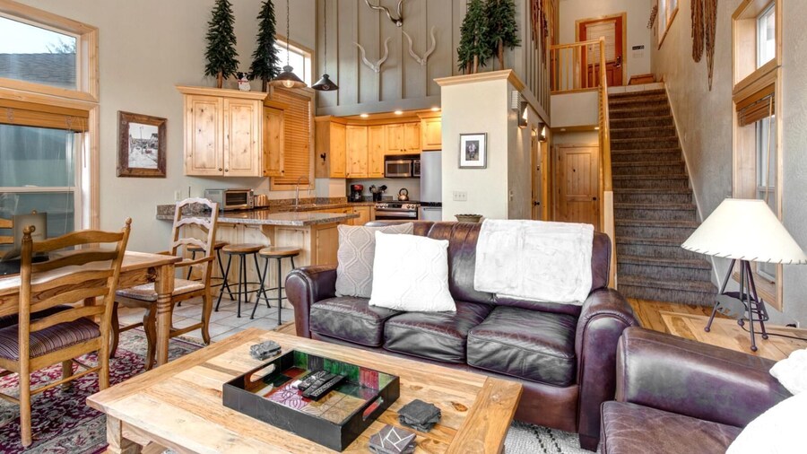 Casa Tornare 3 Bedrooms PEA-1260 by KBM