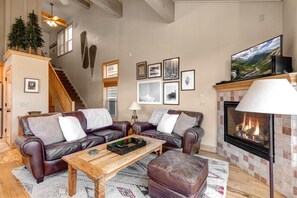 Studio (3 Bedrooms) | Front of property