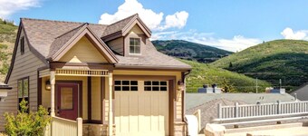 Casa Tornare 3 Bedrooms PEA-1260 by KBM