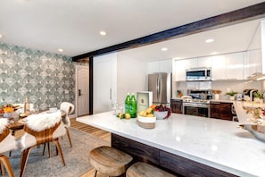 Studio (3 Bedrooms) | Private kitchen | Fridge, microwave, oven, stovetop